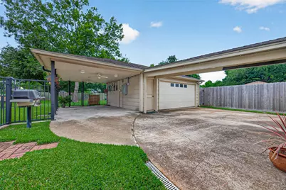 16217 Lakeview Drive, Jersey Village, TX 77040 - Photo 35