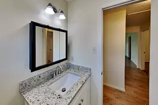 9812 Robin St, La Porte, TX 77571 - Photo 11