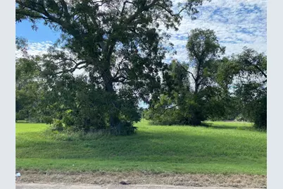 106 Horse Shoe Trail, Angleton, TX 77515 - Photo 3