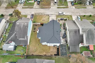 10610 Chapel Hill Dr, Houston, TX 77099 - Photo 45