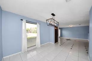 11526 Sagevale Ln, Houston, TX 77089 - Photo 7