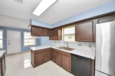 11526 Sagevale Lane, Houston, TX 77089 - Photo 11