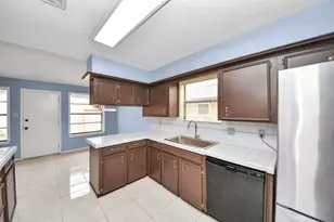 11526 Sagevale Ln, Houston, TX 77089 - Photo 11