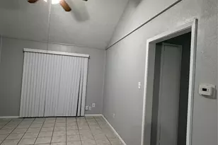 5519 Mendota Ln, Houston, TX 77032 - Photo 9