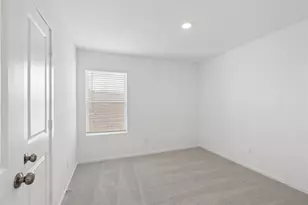 335 Ice Shr Trl, Dayton, TX 77535 - Photo 19