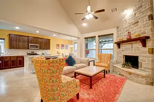 8219 Peppervine Ct, Conroe, TX 77385 - Photo 11