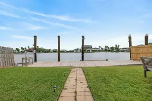 906 91st St, Galveston, TX 77554 - Photo 37