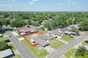 203 Doverfield Dr, Houston, TX 77037 - Photo 47