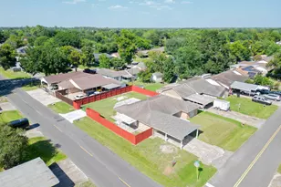 203 Doverfield Dr, Houston, TX 77037 - Photo 47