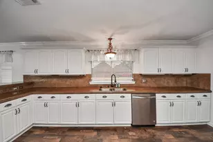 1209 Robinson Rd, La Porte, TX 77571 - Photo 9