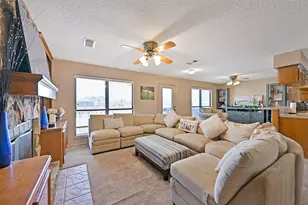 214 Easterly Dr, Tiki Island, TX 77554 - Photo 15