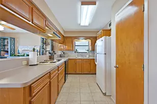 214 Easterly Dr, Tiki Island, TX 77554 - Photo 19