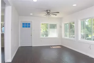 7003 Hoffman St, Houston, TX 77028 - Photo 9
