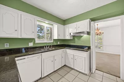 11311 Cold Spring Drive, Houston, TX 77043 - Photo 11