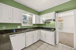 11311 Cold Spring Dr, Houston, TX 77043 - Photo 11