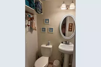 804 W Madison Avenue, Port O Connor, TX 77982 - Photo 7