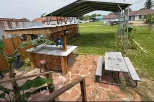 804 W Madison Ave, Port O Connor, TX 77982 - Photo 5