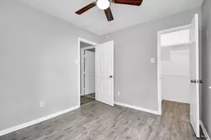 8106 Claiborne St, Houston, TX 77078 - Photo 13