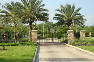 6311 Redfish Reef Dr, Beach City, TX 77523 - Photo 17