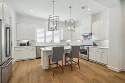 930 Dunleigh Meadows Lane, Houston, TX 77055 - Photo 9