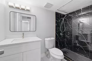 9350 Country Creek Dr, Houston, TX 77036 - Photo 21