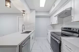 9350 Country Creek Dr, Houston, TX 77036 - Photo 9