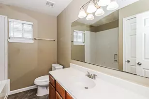 4939 S Cancun Dr, Houston, TX 77045 - Photo 11