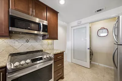 351 Lakeside Lane #201, Nassau Bay, TX 77058 - Photo 15