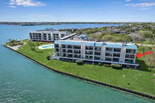 351 Lakeside Ln, Nassau Bay, TX 77058 - Photo 3