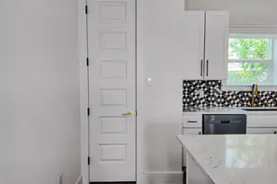 819 North Loop, Houston, TX 77022 - Photo 17