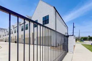 2418 Gray St, Houston, TX 77003 - Photo 33