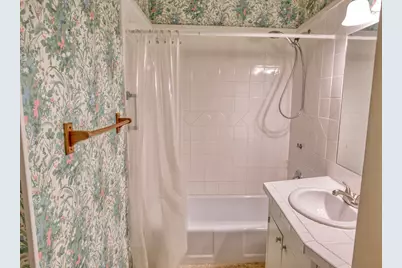 10 Palm Place, Angleton, TX 77515 - Photo 23