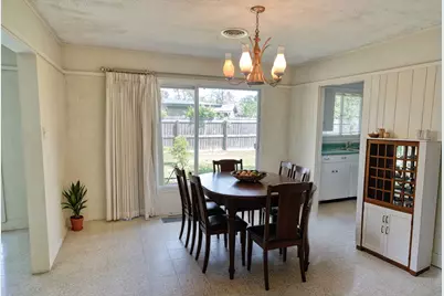 10 Palm Place, Angleton, TX 77515 - Photo 9