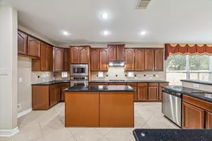 5211 Emerald Trace Ct, Sugar Land, TX 77479 - Photo 9