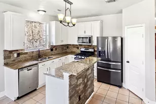 4519 Regal Dr, Baytown, TX 77521 - Photo 5