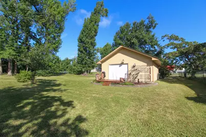 117 Glade, Onalaska, TX 77360 - Photo 11