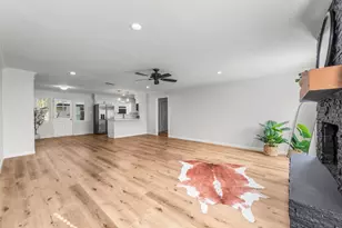 56 Greentree Ln, Conroe, TX 77304 - Photo 11