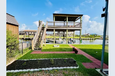 1102 Gator Point, Crystal Beach, TX 77650 - Photo 5
