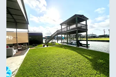 1102 Gator Point, Crystal Beach, TX 77650 - Photo 3