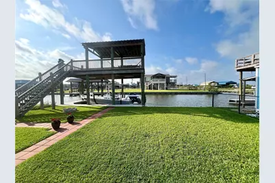 1102 Gator Point, Crystal Beach, TX 77650 - Photo 7