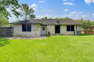 5810 Wildfire St, League City, TX 77573 - Photo 9