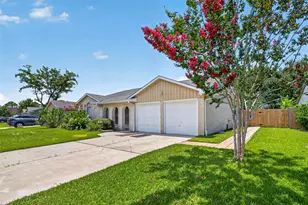 12215 Meadowdale Dr, Meadows Place, TX 77477 - Photo 5