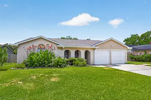 12215 Meadowdale Dr, Meadows Place, TX 77477 - Photo 3
