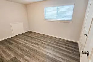 9327 Leader St, Houston, TX 77036 - Photo 21