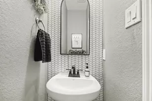 8215 Lemongrass Ave, Baytown, TX 77521 - Photo 17