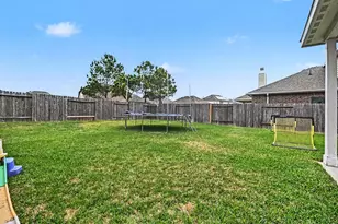 8215 Lemongrass Ave, Baytown, TX 77521 - Photo 33