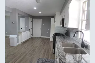 402 S 72nd Street, Houston, TX 77011 - Photo 1