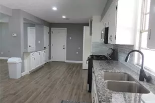 402 S 72nd St, Houston, TX 77011 - Photo 1