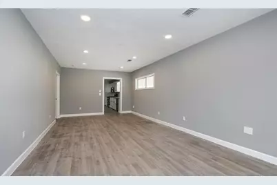 402 S 72nd Street, Houston, TX 77011 - Photo 3