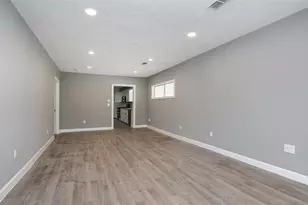 402 S 72nd St, Houston, TX 77011 - Photo 3